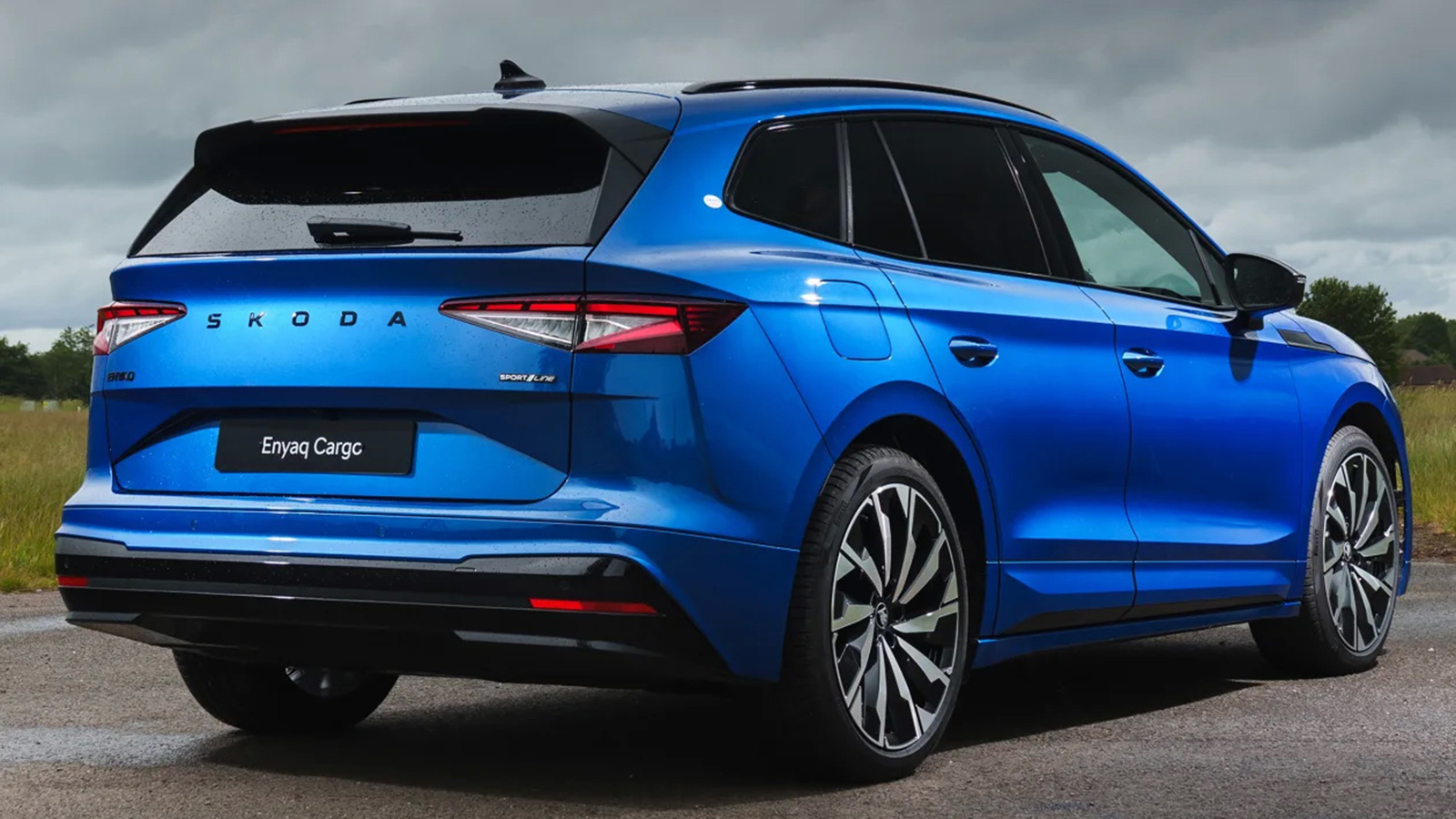 Το Skoda Enyaq έγινε ελαφρύ επαγγελματικό αλλά χωρίς να φαίνεται!